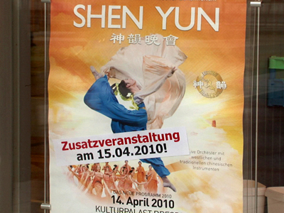 Dresden: Deutsches Ehepaar beeindruckt von Shen Yun-Künstlern