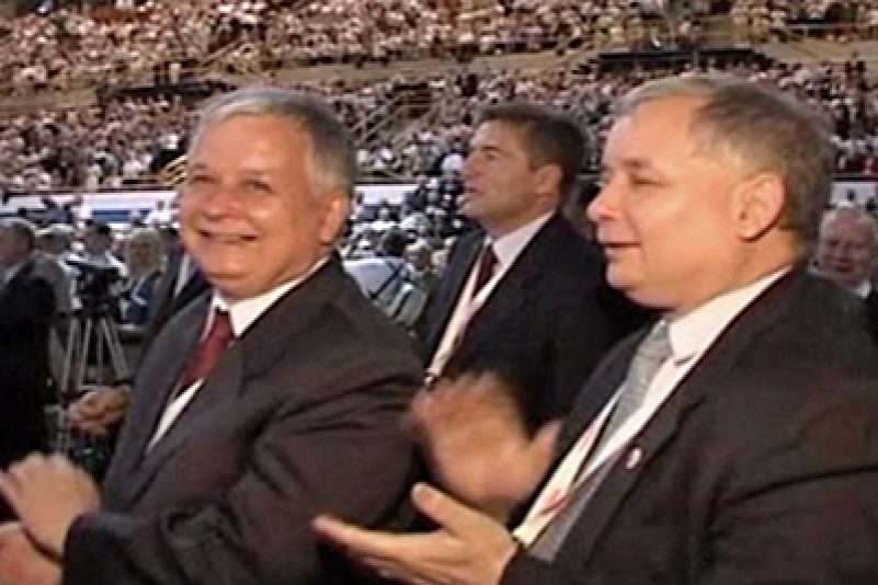 Late Polish President’s Twin Brother Eyes Presidency