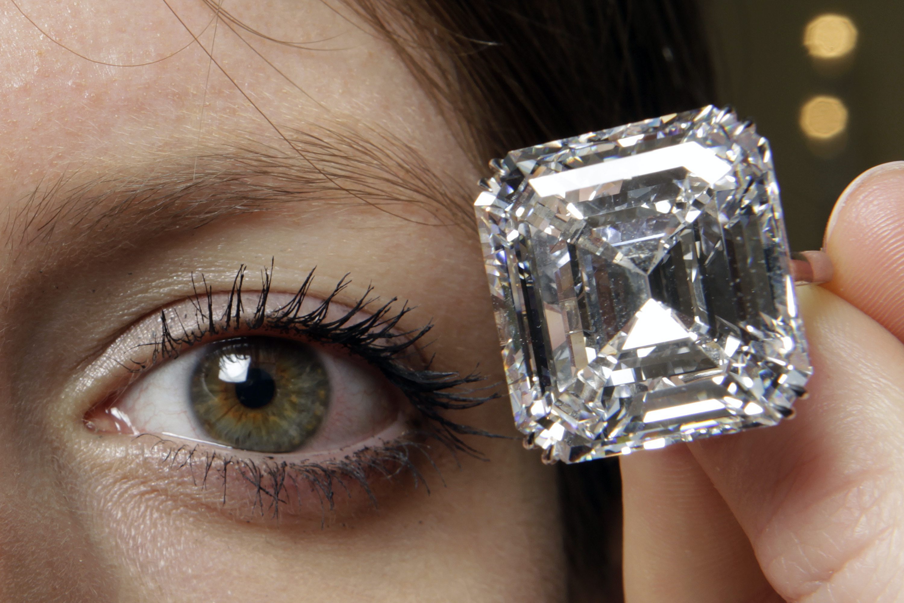 Von „Blutdiamanten“ zu „Friedensdiamanten“: Diamant aus Sierra Leone für 6,5 Millionen Dollar versteigert