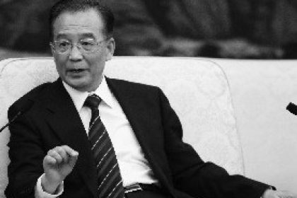 Chinas Premierminister über handverlesene Gruppe von Studenten