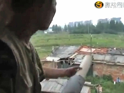 Chinesischer Farmer kämpft mit selbstgebauter Kanone gegen kriminelle Bauunternehmer