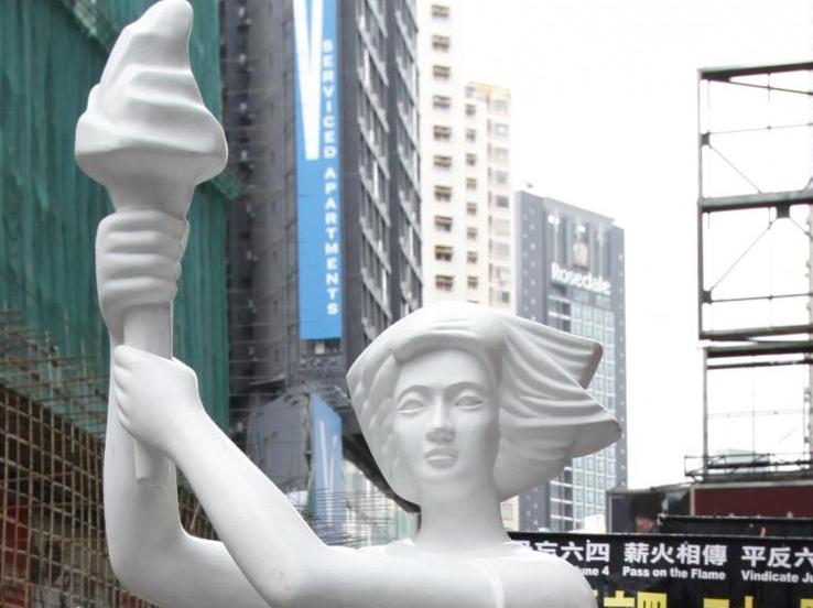 Gedenkstatuen in Hongkong von der Polizei entfernt und später wieder frei gegeben