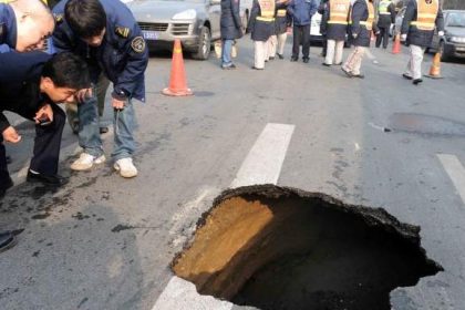 Plötzlich entstandene Krater steigern allgemeine Furcht in China