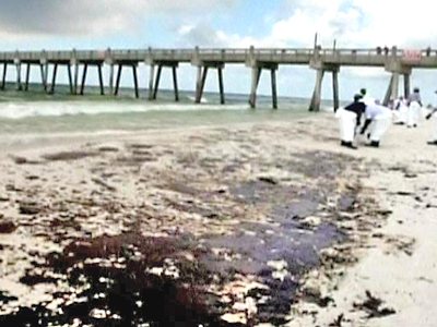 Auslaufendes Öl bedeckt 3 Meilen (rund 5 km) von Floridas Küste