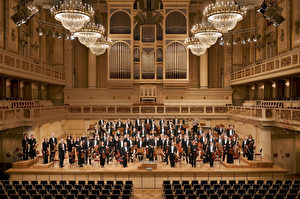 Zagrosek und das Konzerthaus Orchester präsentierten sich im fünften Jahr ihrer Zusammenarbeit als eingespieltes Team.