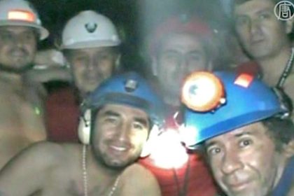 Rettungsbohrer erreicht eingeschlossene Minenarbeiter