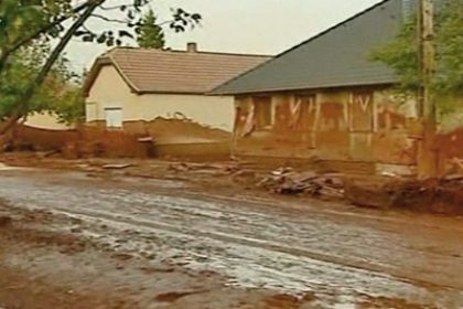 Toxic Sludge Floods Hungary Villages