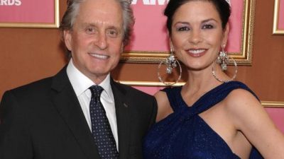 Michael Douglas bekommt Besuch von Zeta-Jones