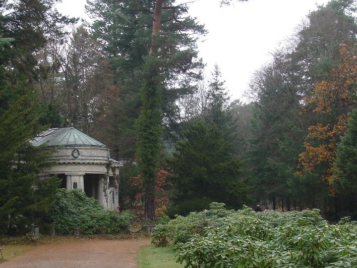Ein Friedhof, der Weite und Stille atmet – Der Südwestkirchhof Stahnsdorf