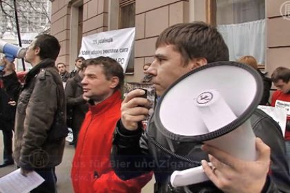 Ukrainische Demonstranten fordern Werbeverbot für Zigaretten und Alkohol