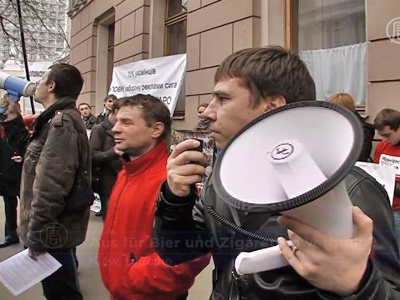 Ukrainische Demonstranten fordern Werbeverbot für Zigaretten und Alkohol