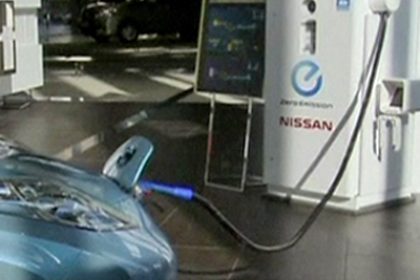 U.S. Motorists Face Long Wait for Nissan’s Electric Leaf