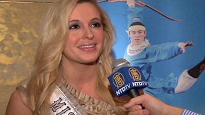 Miss USA 2010 bei Shen Yun in Atlanta