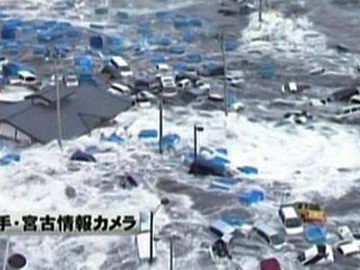 Massive 8.9 Earthquake & Tsunami Hit Japan