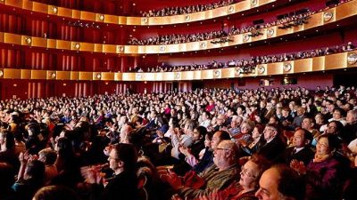 Gericht in Hongkong hält Shen Yun und die Freiheit hoch