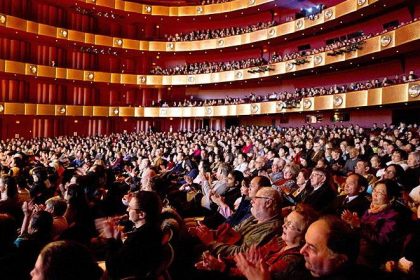Gericht in Hongkong hält Shen Yun und die Freiheit hoch