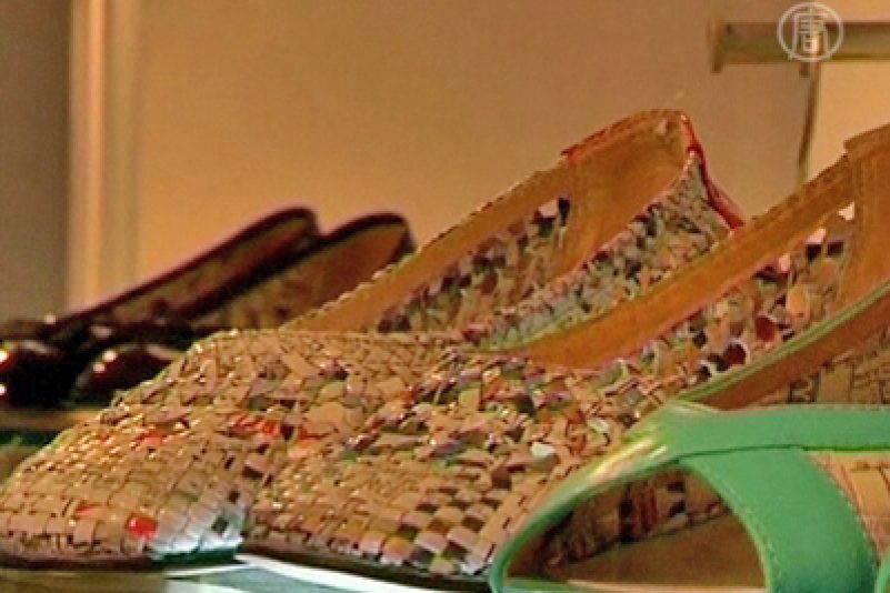 Umweltfreundlich und atmungsaktiv: Chinese produziert Schuhe aus Recycling-Papier