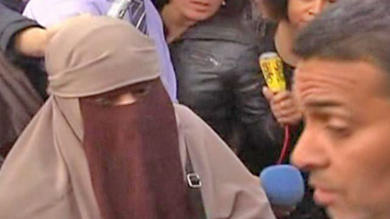 Woman Tests Face Veil Ban in France