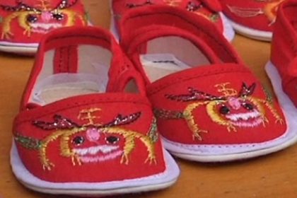 Chinese Residents Prepare for Dragon Boat Festival
