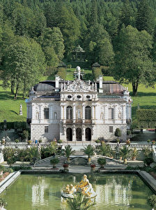 Schloss Linderhof: Vom 10. Juni bis 16. Oktober 2011 wird hier das „Königshäuschen" erstmals für Besucher geöffnet sein.