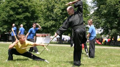 Qigong sowie Wushu in Form von Schwertkunst dem Dresdener Publikum vorgestellt