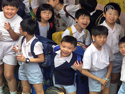 Hongkong: „Notwendige Gehirnwäsche“ für Schüler unter Kritik