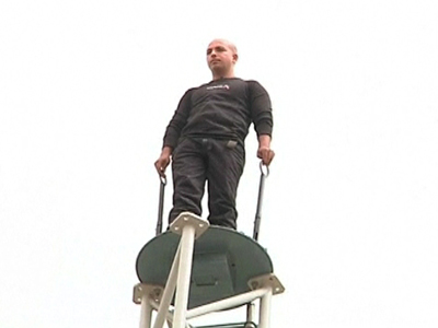 Israeli Stunt Man Sets New Record