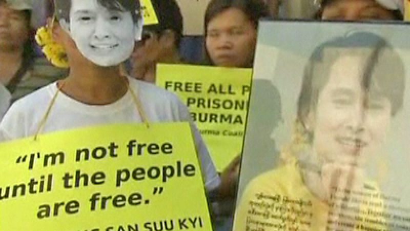 Burma’s Suu Kyi Celebrates Her 66th Birthday in Freedom