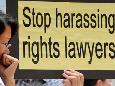 Chinesisches Regime schikaniert und foltert Rechtsanwälte