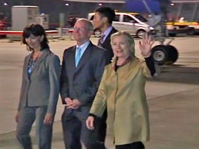 Hillary Clinton Touches Down in Hong Kong
