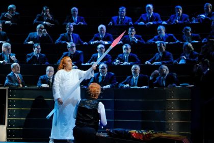Herheims „Parsifal“: Ein Bass begleitet von Bildertheater