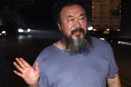 Chinas berühmter Künstler Ai Weiwei berichtet von 81 Tagen Haft