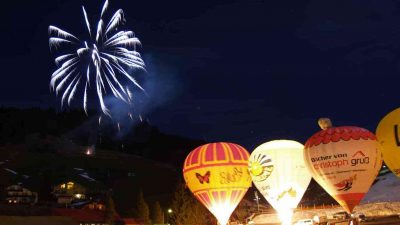 Ballonfestival: Ein Himmel voller Farbtupfer