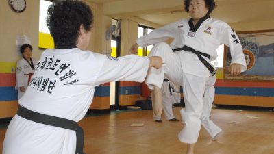 Karate-Training für die körperliche und geistige Gesundheit von Senioren