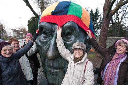 Adenauer mit Wollmütze