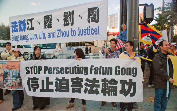 Behörden von LA behindern Demonstranten und Presse bei Besuch aus China