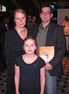 Dietmar Pegel, seine Lebensgefährtin Silke Hagemeyer und seine zehnjährige Tochter Milla.
