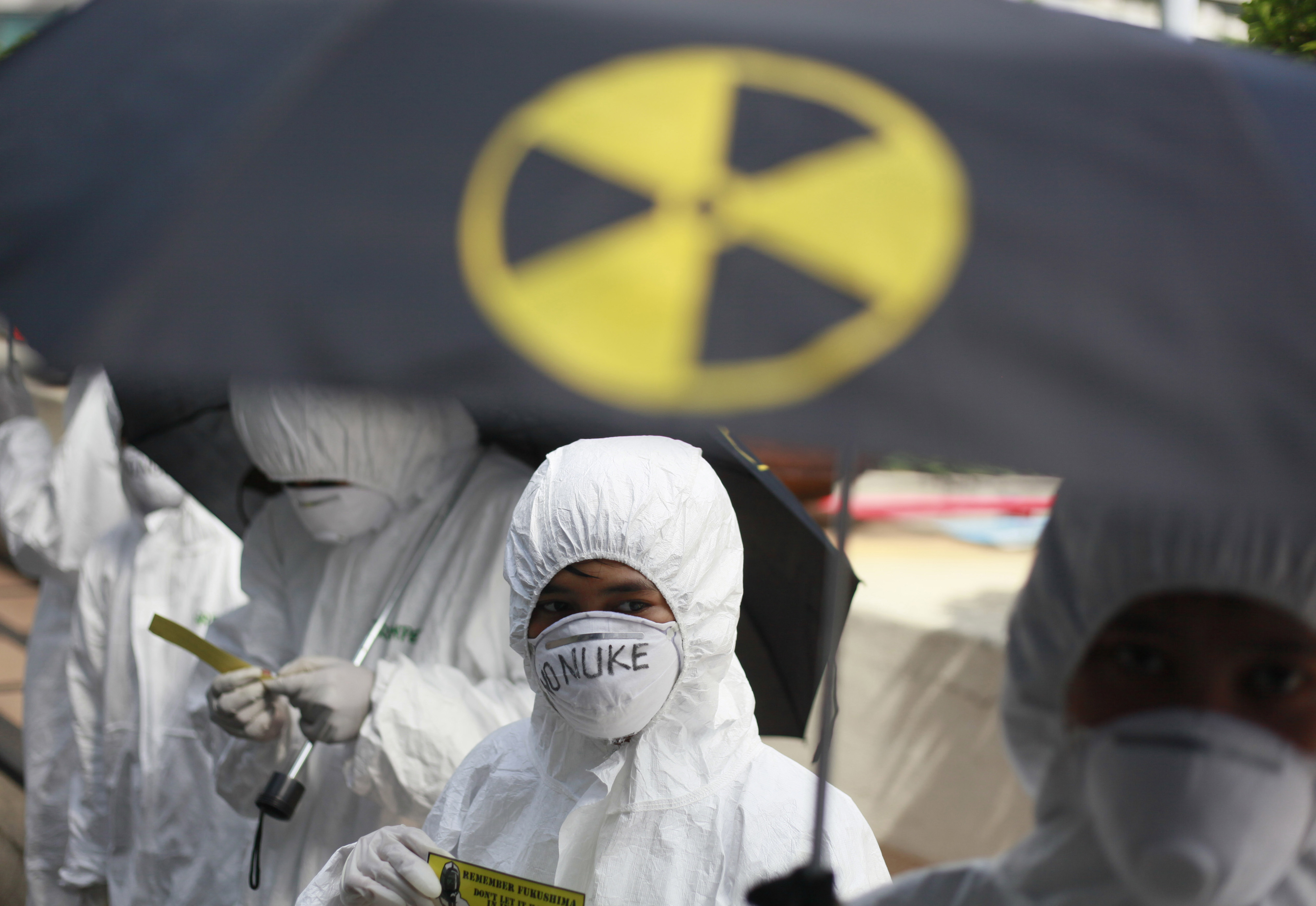 Nach Fukushima: Japan nimmt weiteren Atomreaktor wieder ans Netz + Video