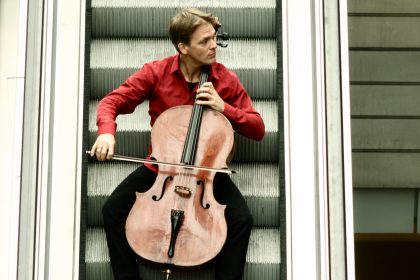 Bach im Bahnhof mit Alban Gerhardt