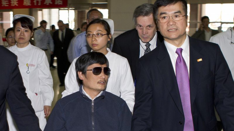 China: Abreise von Chen Guangcheng auf Twitter kommentiert