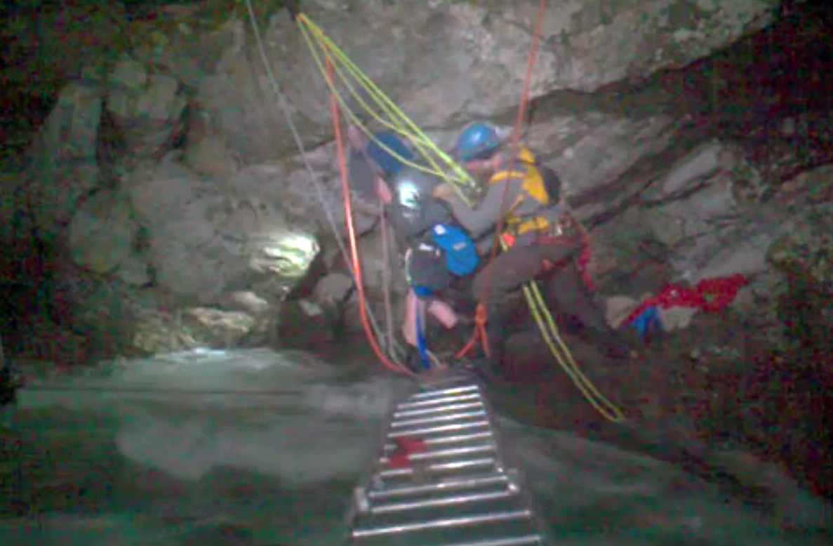 USA: Rettung eines Jungen aus über 80 Meter tiefem Wasserfall