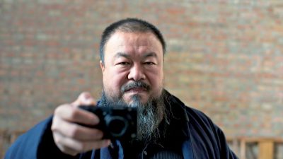 Ai Weiwei in „Never Sorry“ – ein Meister der Flusskrebs-Parties