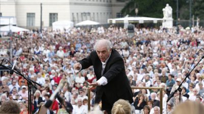 Berlin Unter den Linden: Klassik Open Air mit Daniel Barenboim