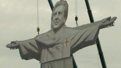 30 Meter hoch: Roy-Hodgson-Statue als Erlöser gegen Frankreich