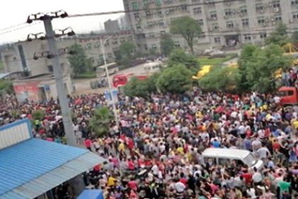 Südchina: Tausende Arbeiter attackieren Regierungsgebäude in Wenzhou