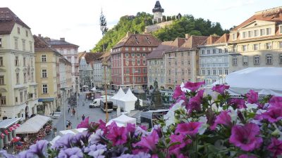 Graz: Passantin niedergestochen – 33-Jährige verstorben – Andreas Gabalier bietet Opferfamilie Hilfe an