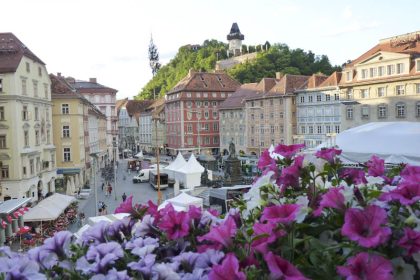Graz: Passantin niedergestochen – 33-Jährige verstorben – Andreas Gabalier bietet Opferfamilie Hilfe an