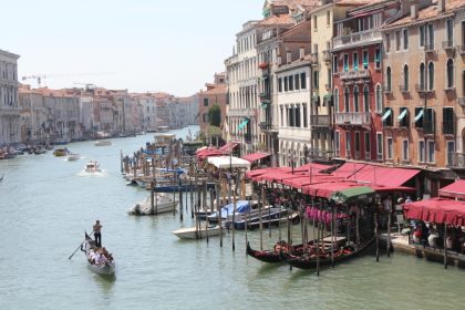 Gestrandete Passagiere am Flughafen Venedig: Radarausfall