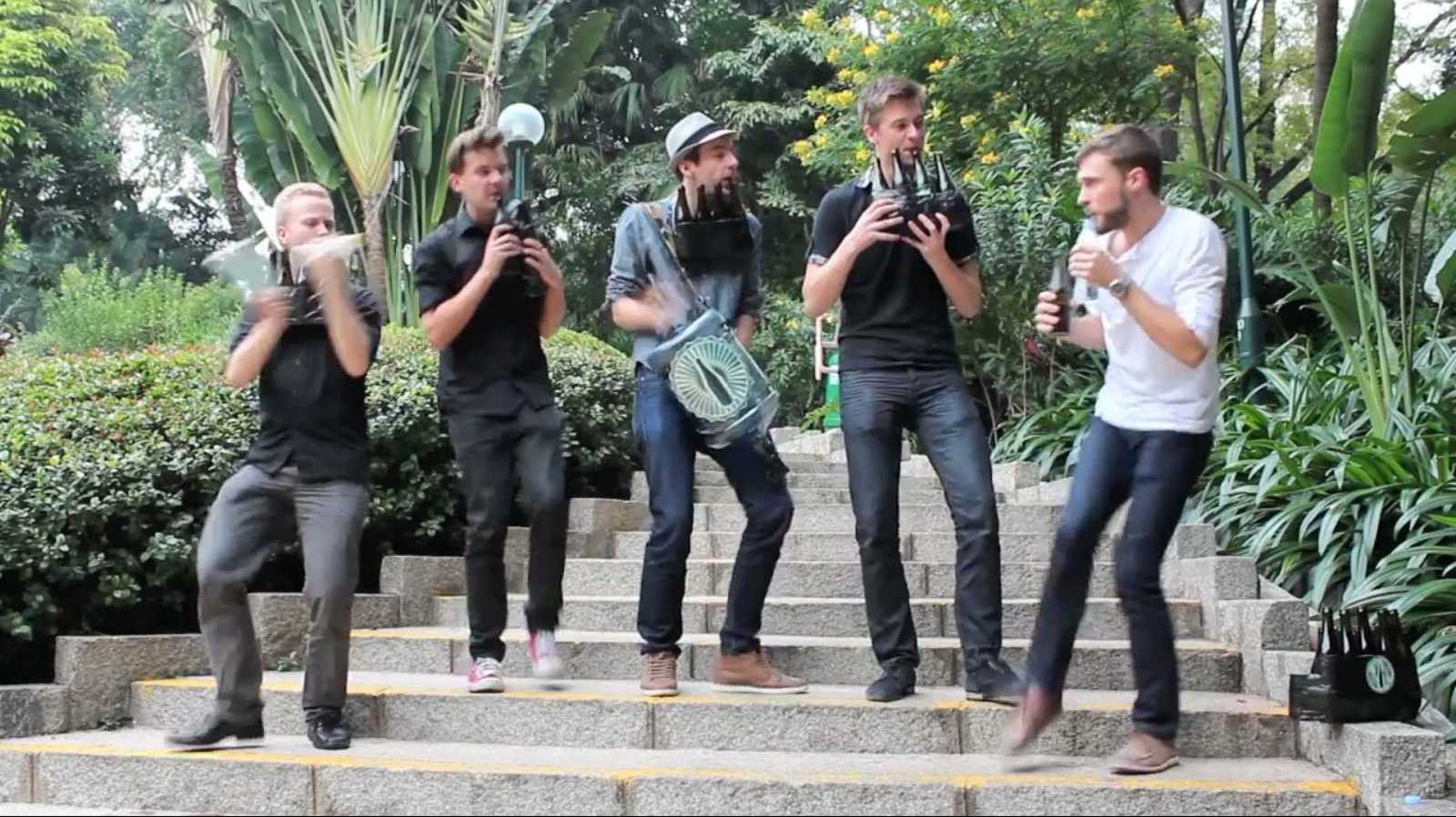 Straßenmusik lebt: Bottle Boyz mit perfektem Flaschen-Konzert
