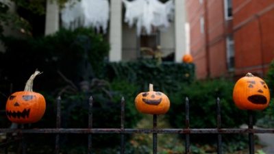 Hilferuf aus chinesischem Arbeitslager in Halloween-Dekoration gefunden